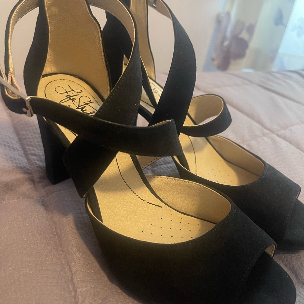 Life Stride Black Heels